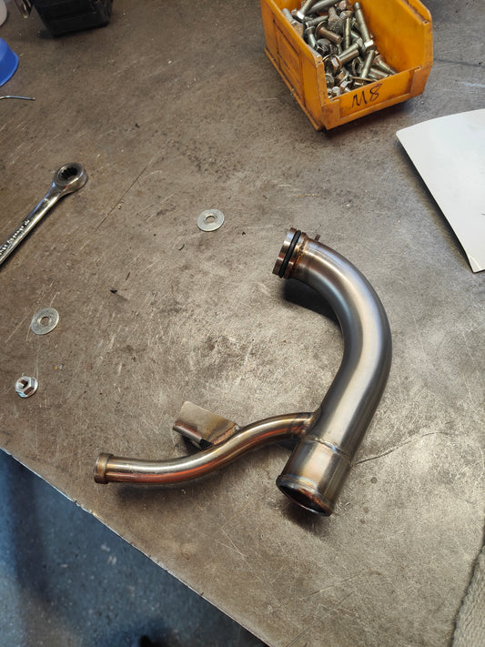 Saab/Vauxhall 2.8 V6 Thermostat Coolant Pipe